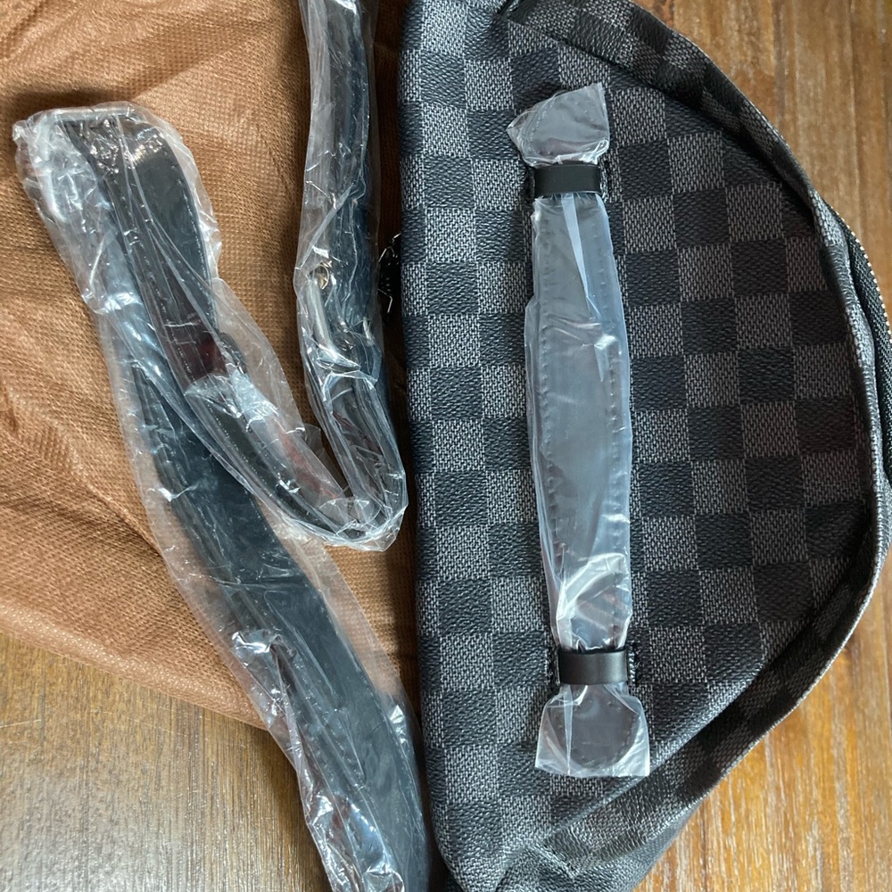 Checkered Fanny Pack - Picture 6 of 7